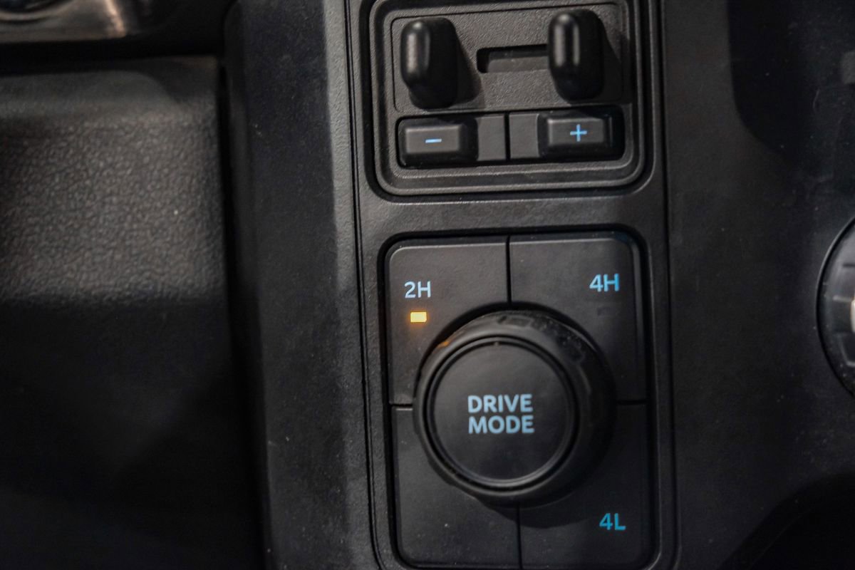 Used 2024 Ford F350 Lariat AWD/4WD image 29