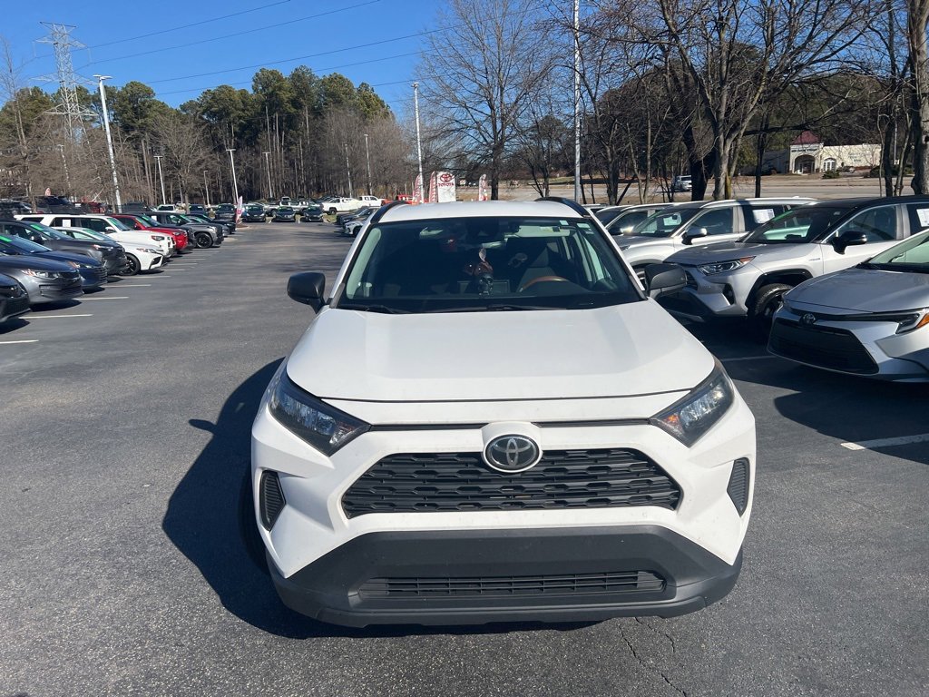 Used 2019 Toyota RAV4 LE image 4