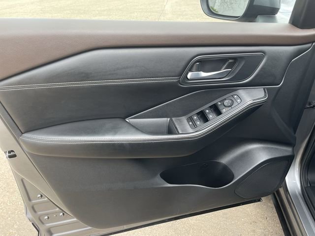 Used 2023 Nissan Rogue SV w/ SV Premium B Package AWD/4WD image 10