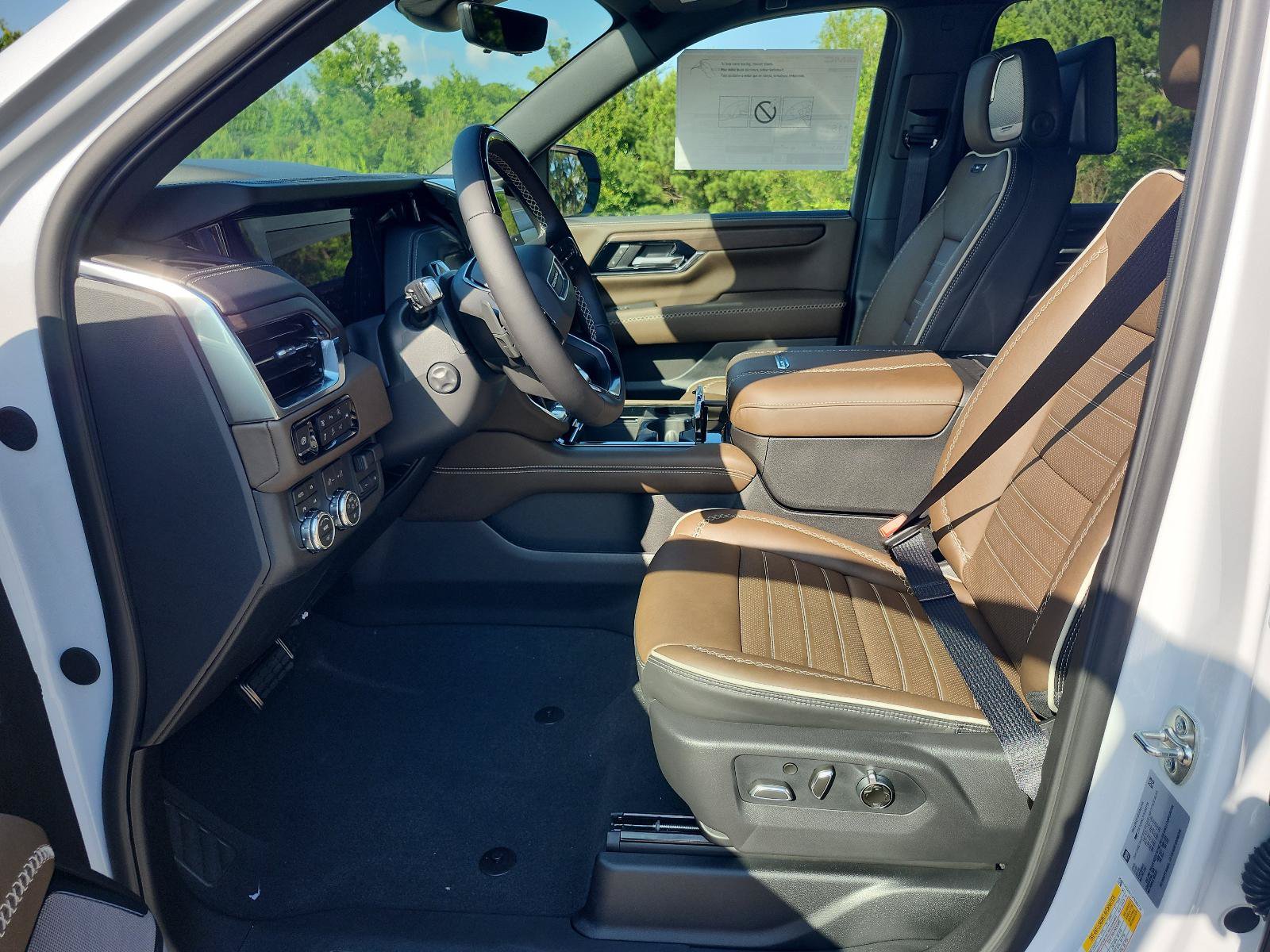 New 2026 GMC Yukon XL Denali Ultimate AWD/4WD image 14