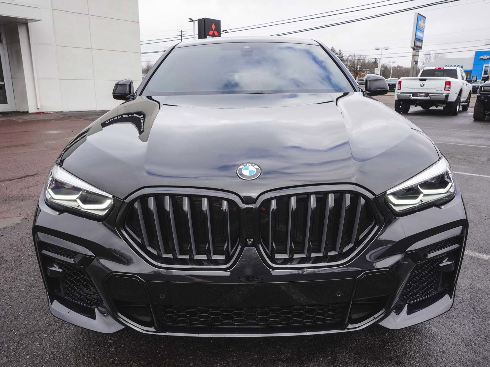 Used 2023 BMW X6 xDrive40i w/ M Sport Package image 2