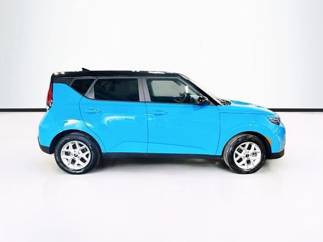 Used 2023 Kia Soul S FWD image 8
