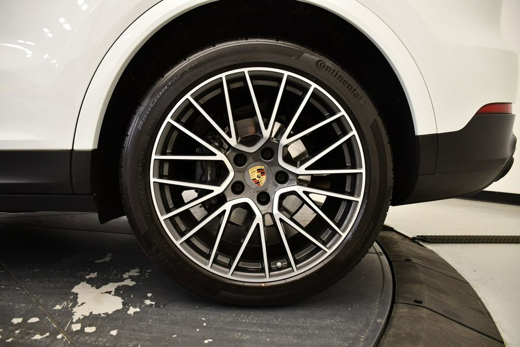 Used 2022 Porsche Cayenne image 16