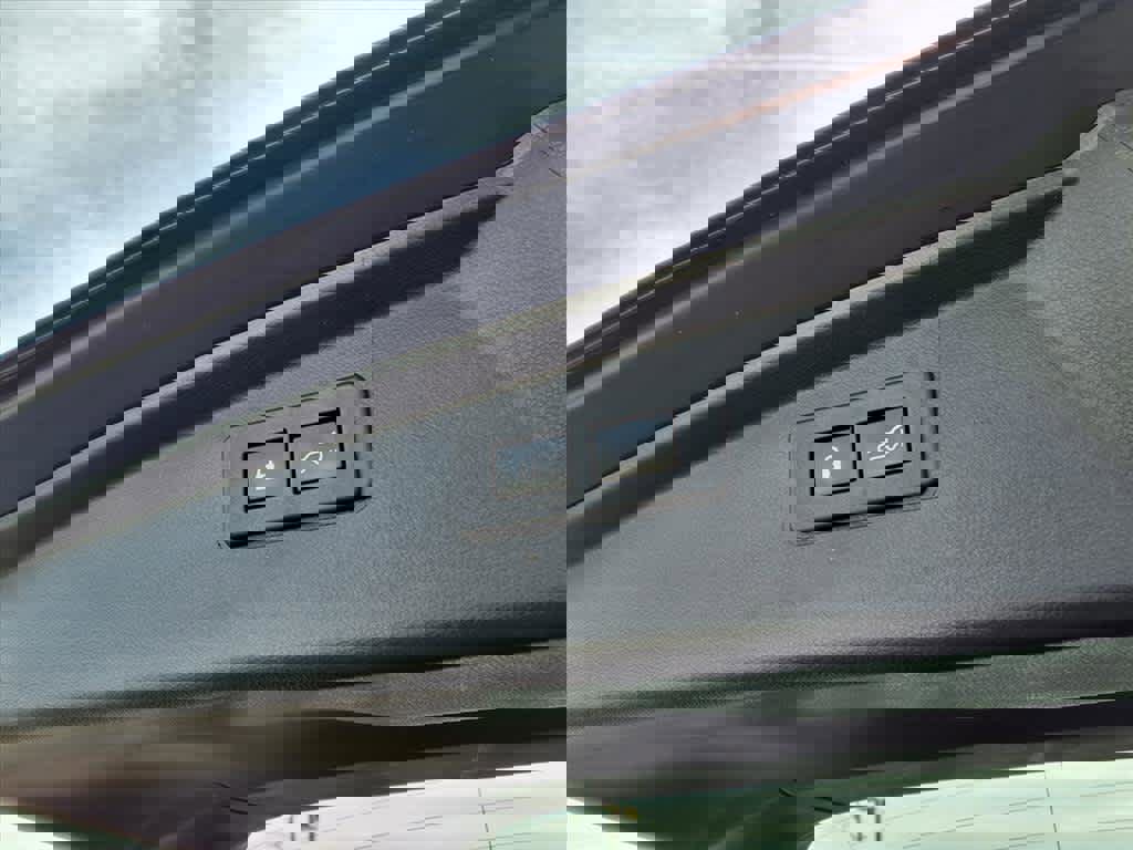 Used 2025 Subaru Outback Premium image 22