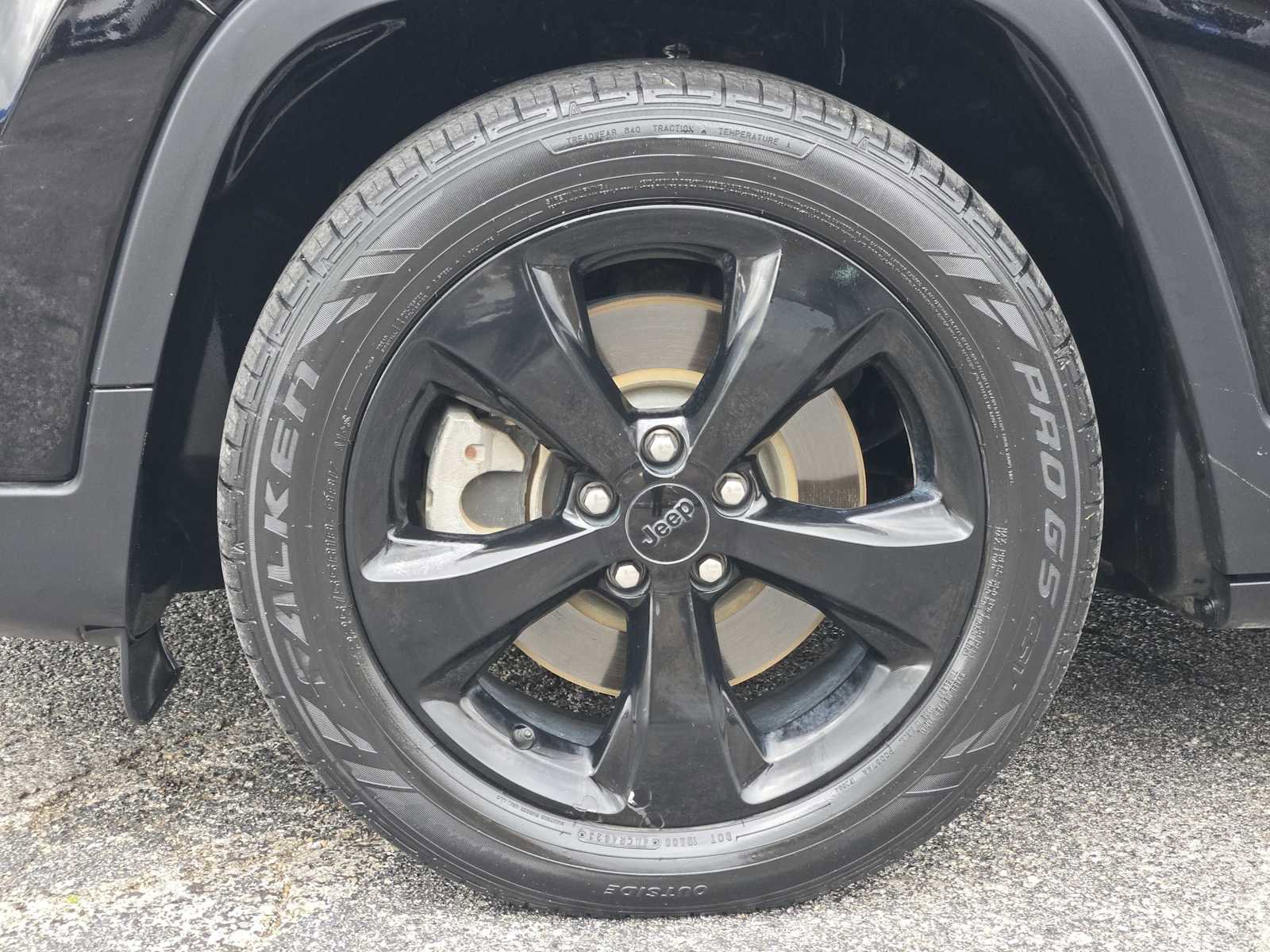 Used 2020 Jeep Cherokee Latitude Plus image 27