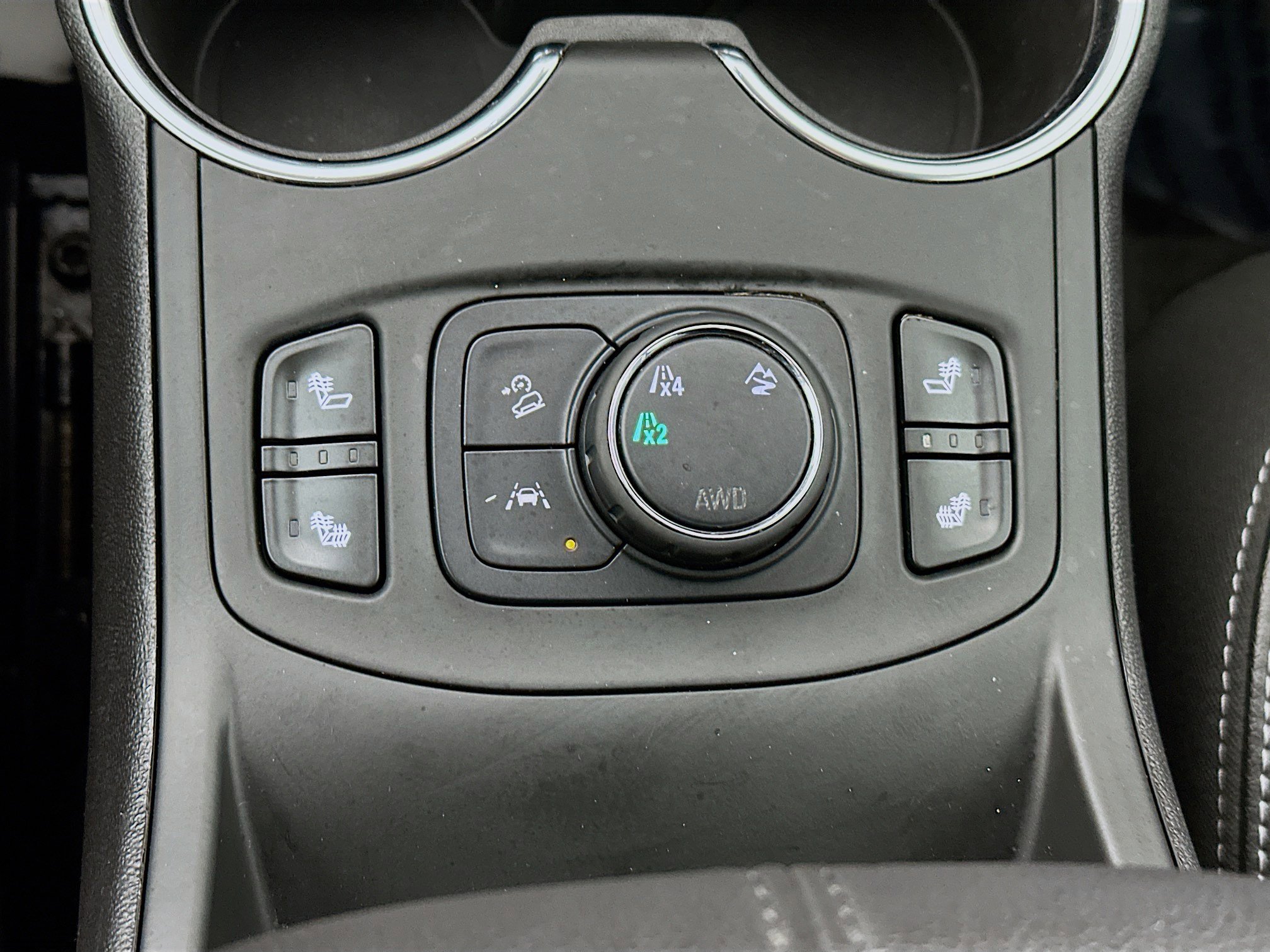 Used 2024 GMC Terrain SLT image 18