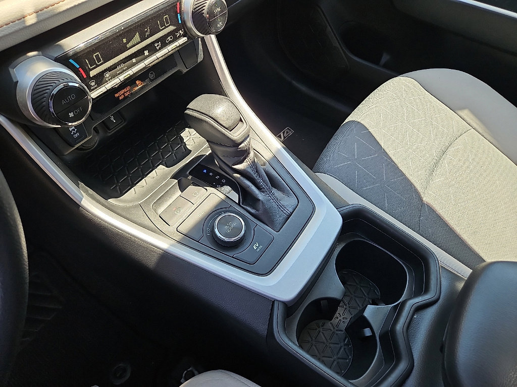 Used 2020 Toyota RAV4 XLE w/ Convenience Package AWD/4WD image 20
