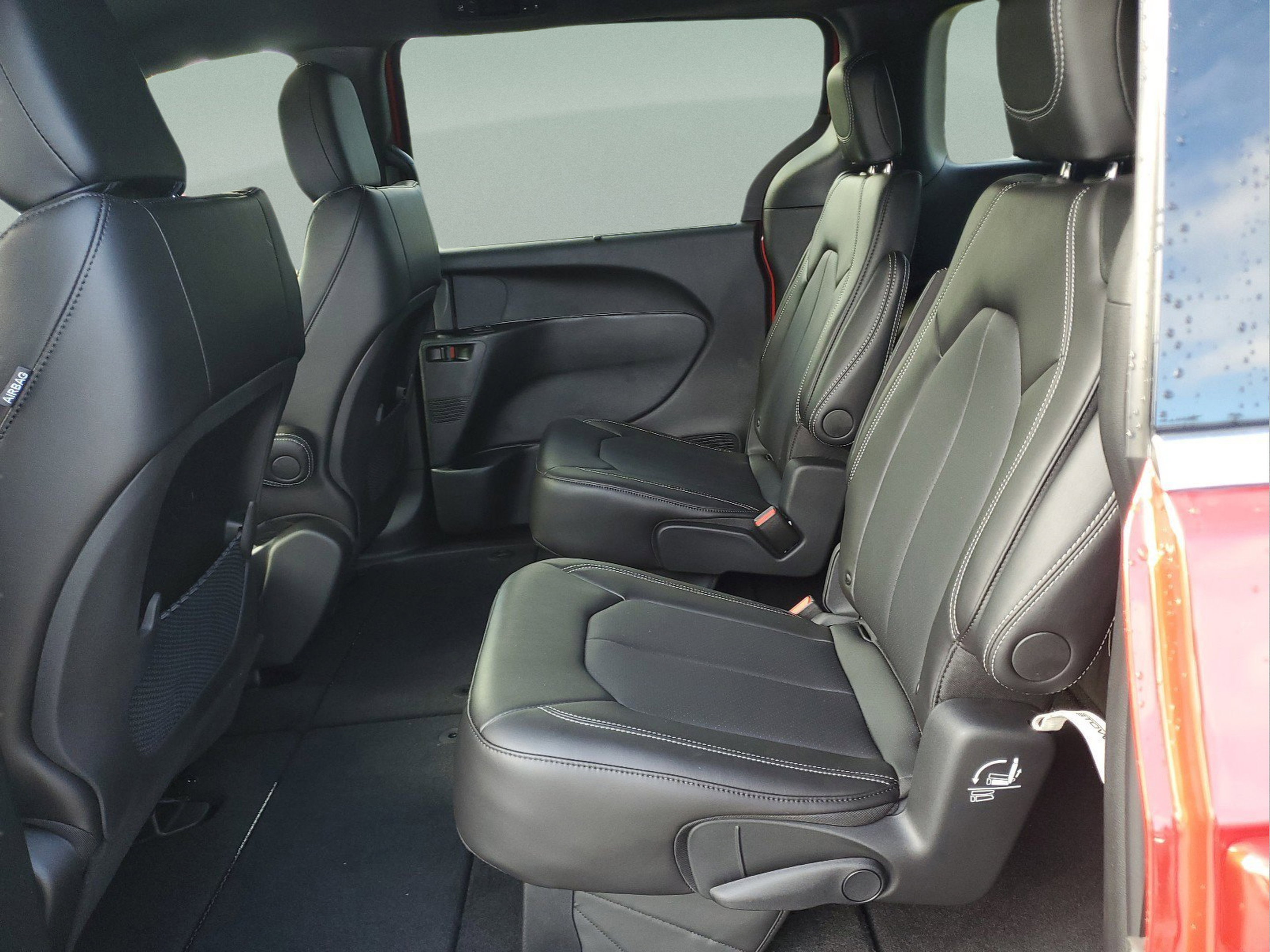 New 2026 Chrysler Voyager LX FWD image 9