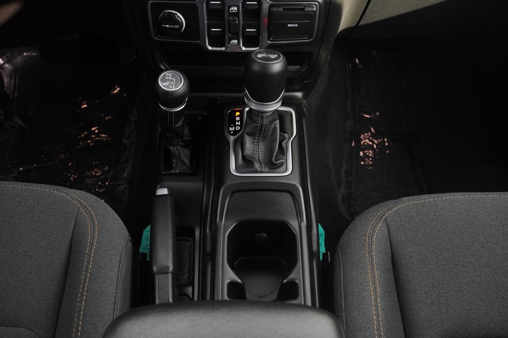 Certified 2025 Jeep Wrangler Unlimited Sport AWD/4WD image 35