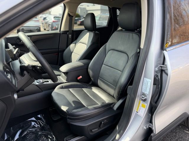 Used 2020 Ford Escape Titanium image 16