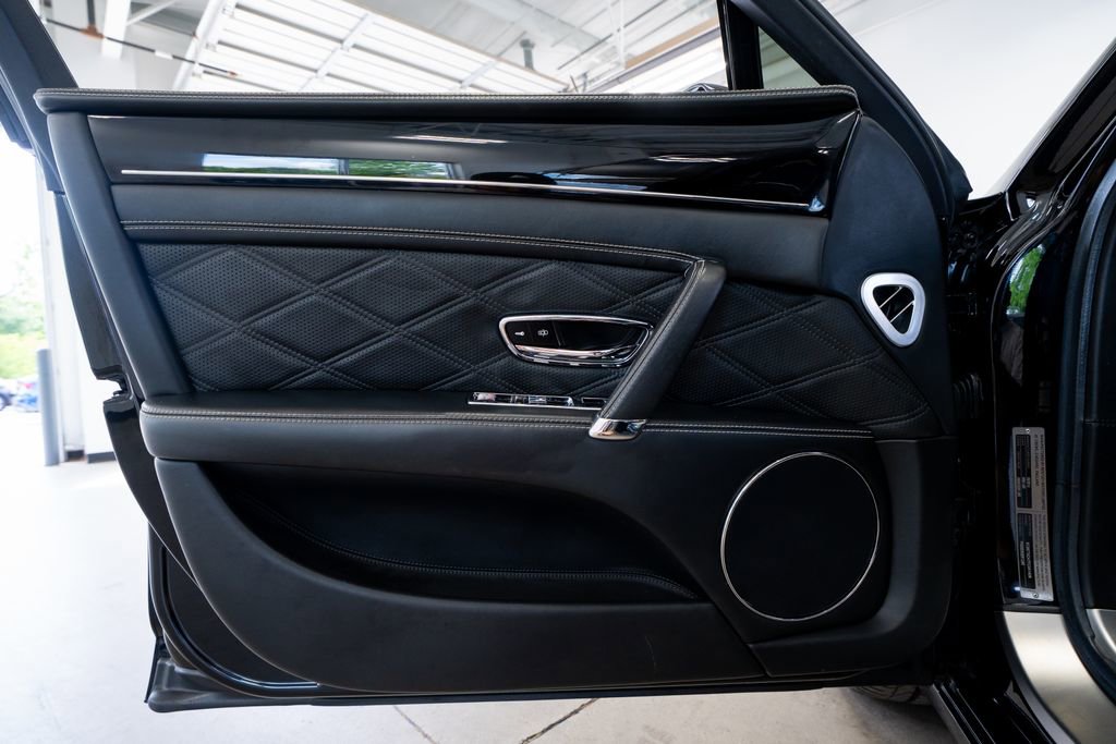 Used 2015 Bentley Flying Spur V8 AWD/4WD image 25