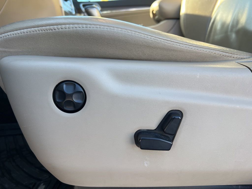 Used 2018 Jeep Grand Cherokee Limited image 10