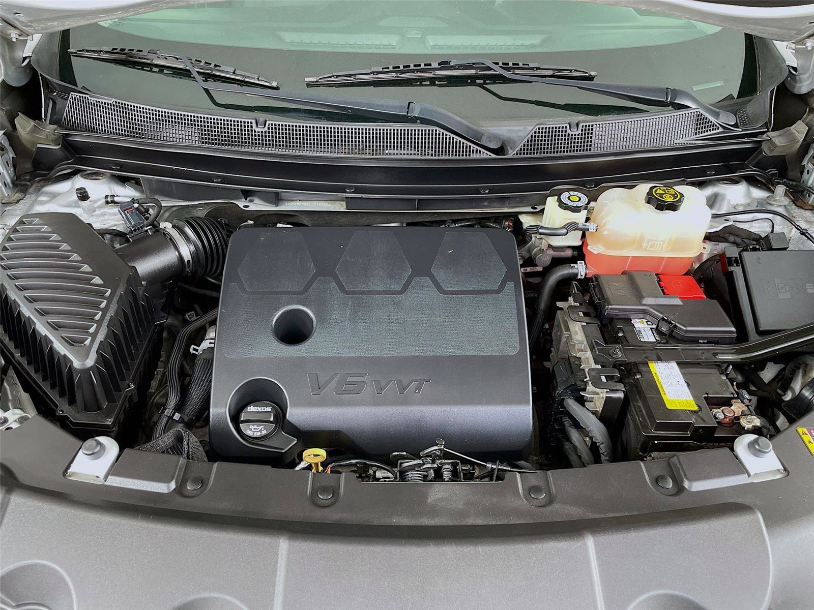 Used 2020 Chevrolet Traverse LS image 32