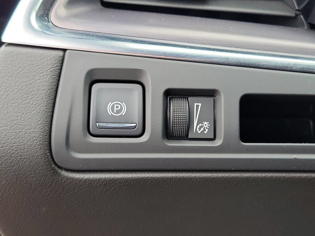 Used 2022 Cadillac XT5 Luxury AWD/4WD image 13