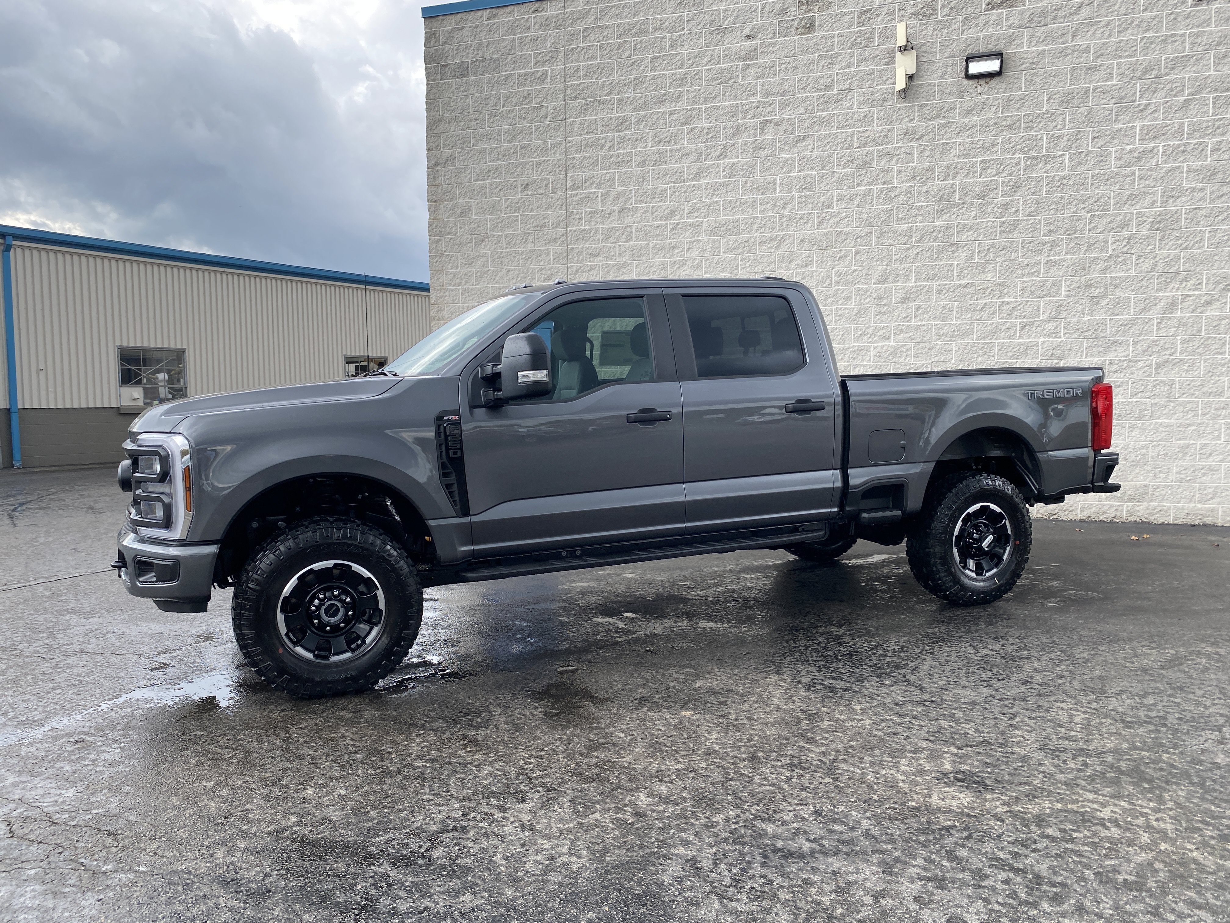 New 2027 Ford F250 XL w/ Tremor Off-Road Package AWD/4WD image 4