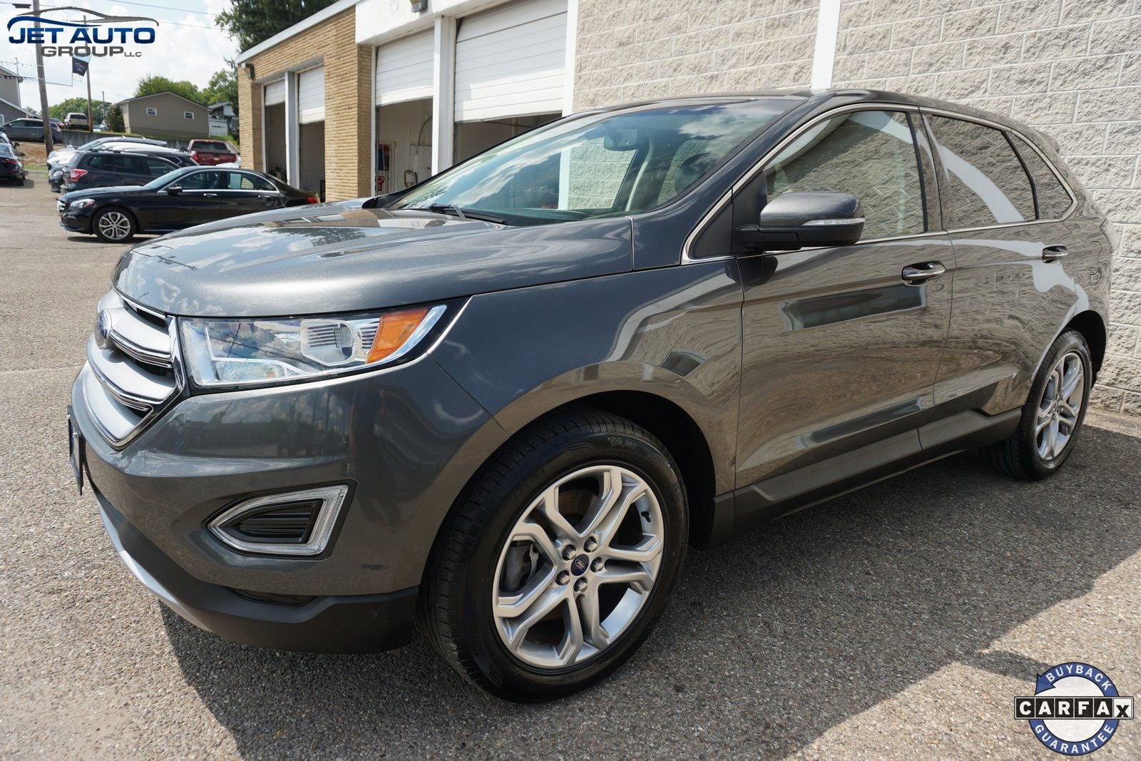 Used 2018 Ford Edge Titanium image 3