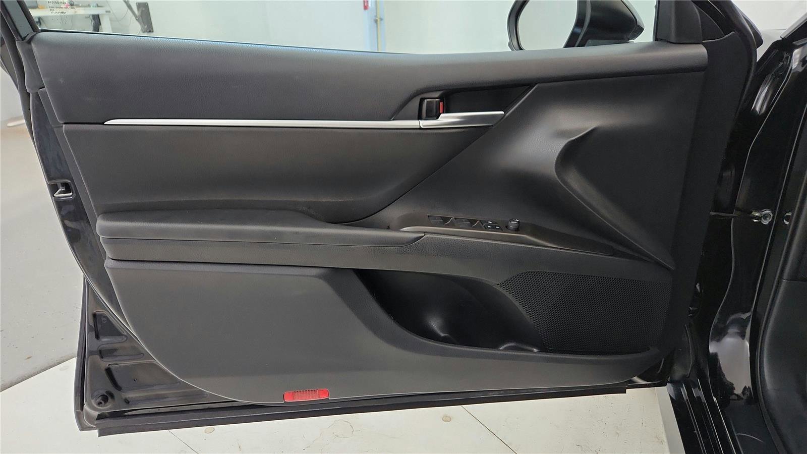 Used 2022 Toyota Camry LE image 22