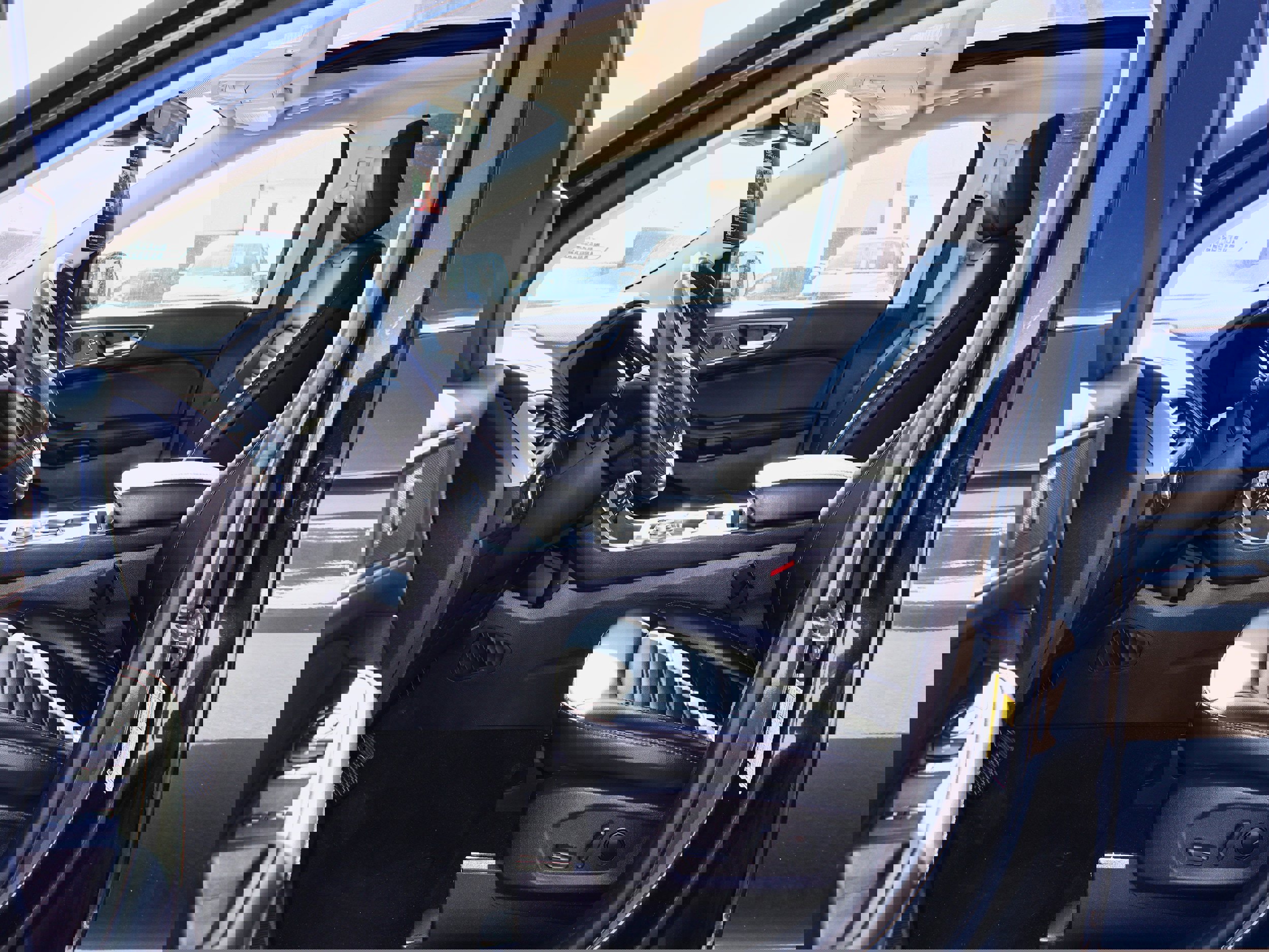 Used 2024 Ford Edge SEL w/ Convenience Package image 11