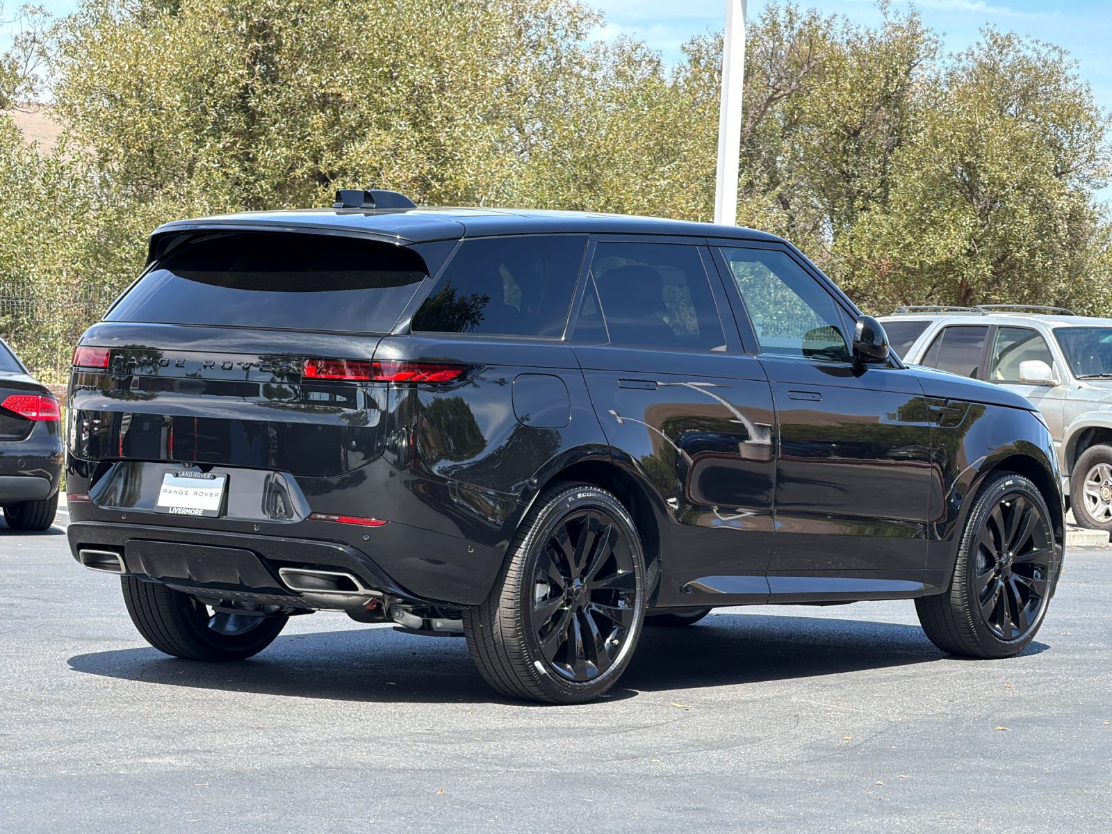 New 2026 Land Rover Range Rover Sport Dynamic SE AWD/4WD image 6