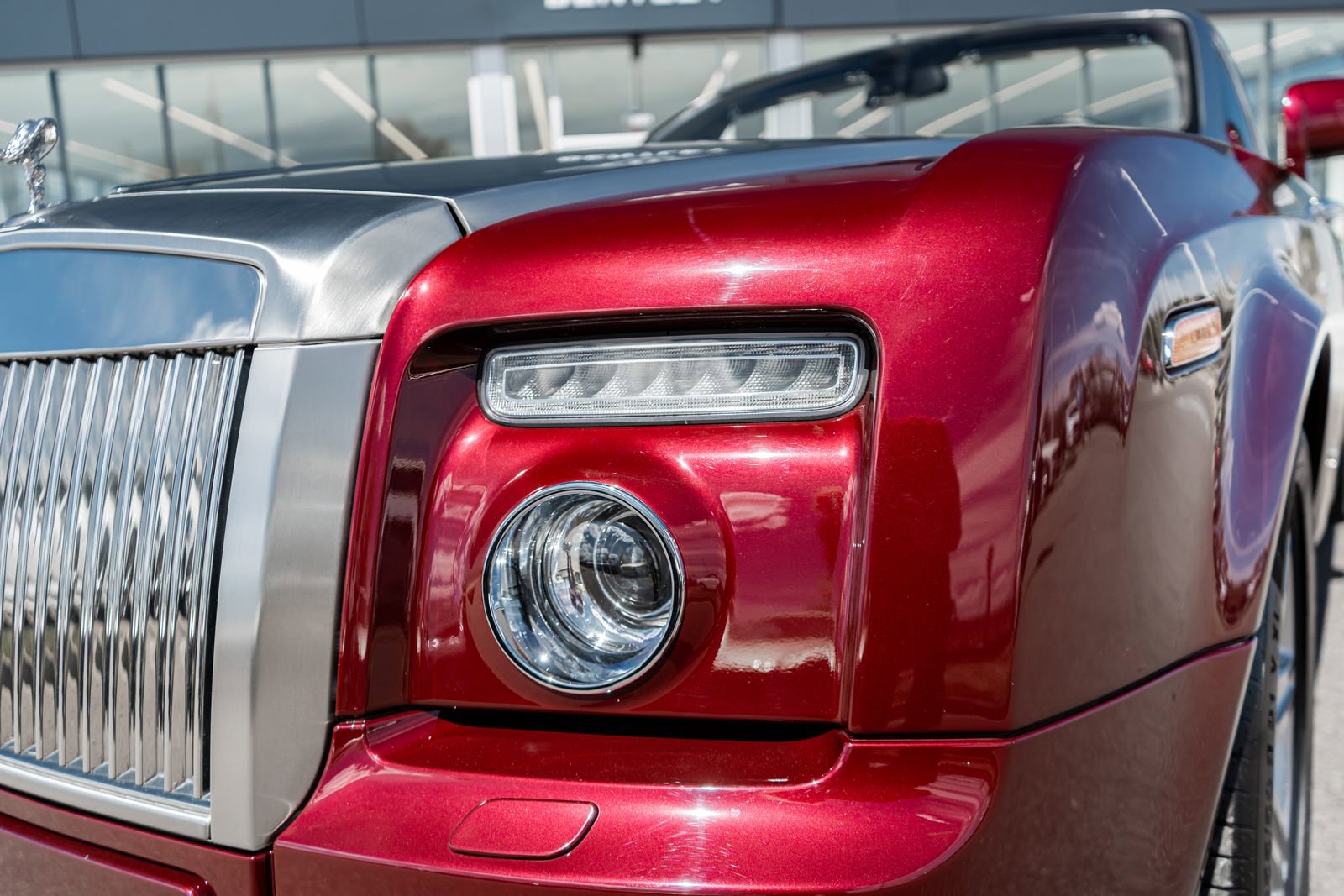 Used 2010 Rolls-Royce Phantom Drophead Coupe image 23