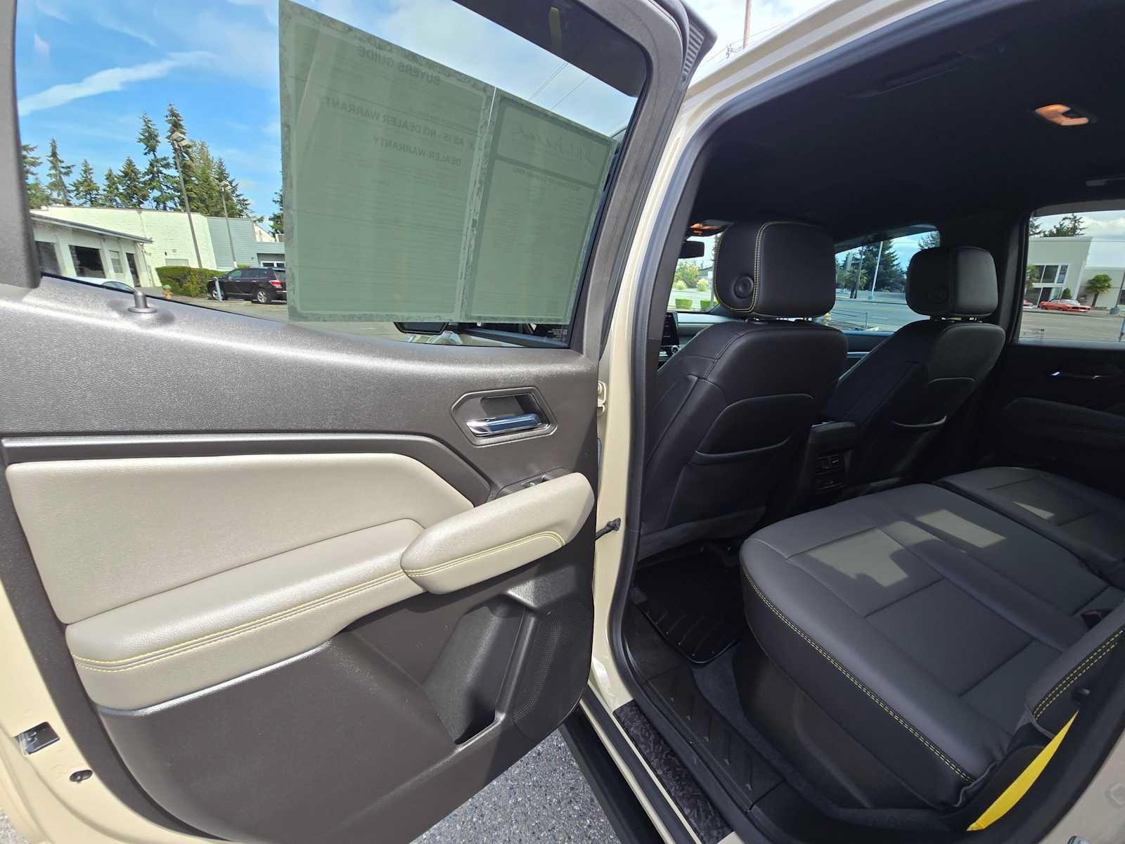 Used 2024 Chevrolet Colorado ZR2 w/ ZR2 Convenience Package III AWD/4WD image 15