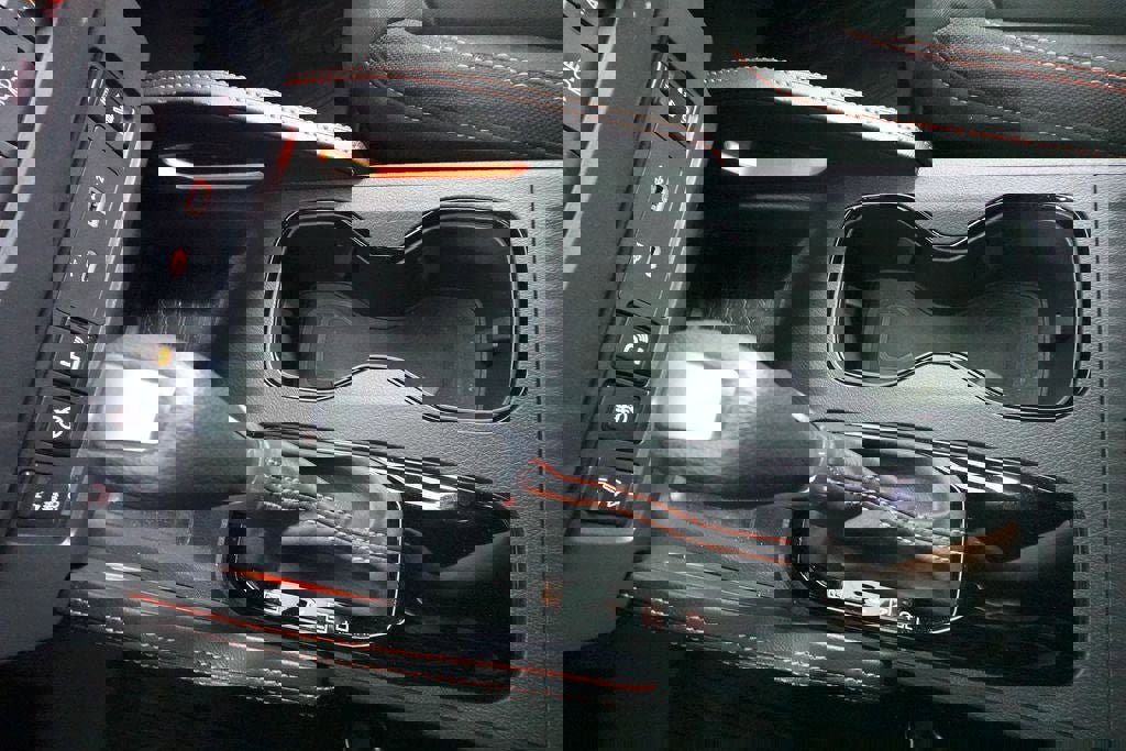 Used 2025 Nissan Frontier PRO-4X w/ Pro Convenience Package image 17