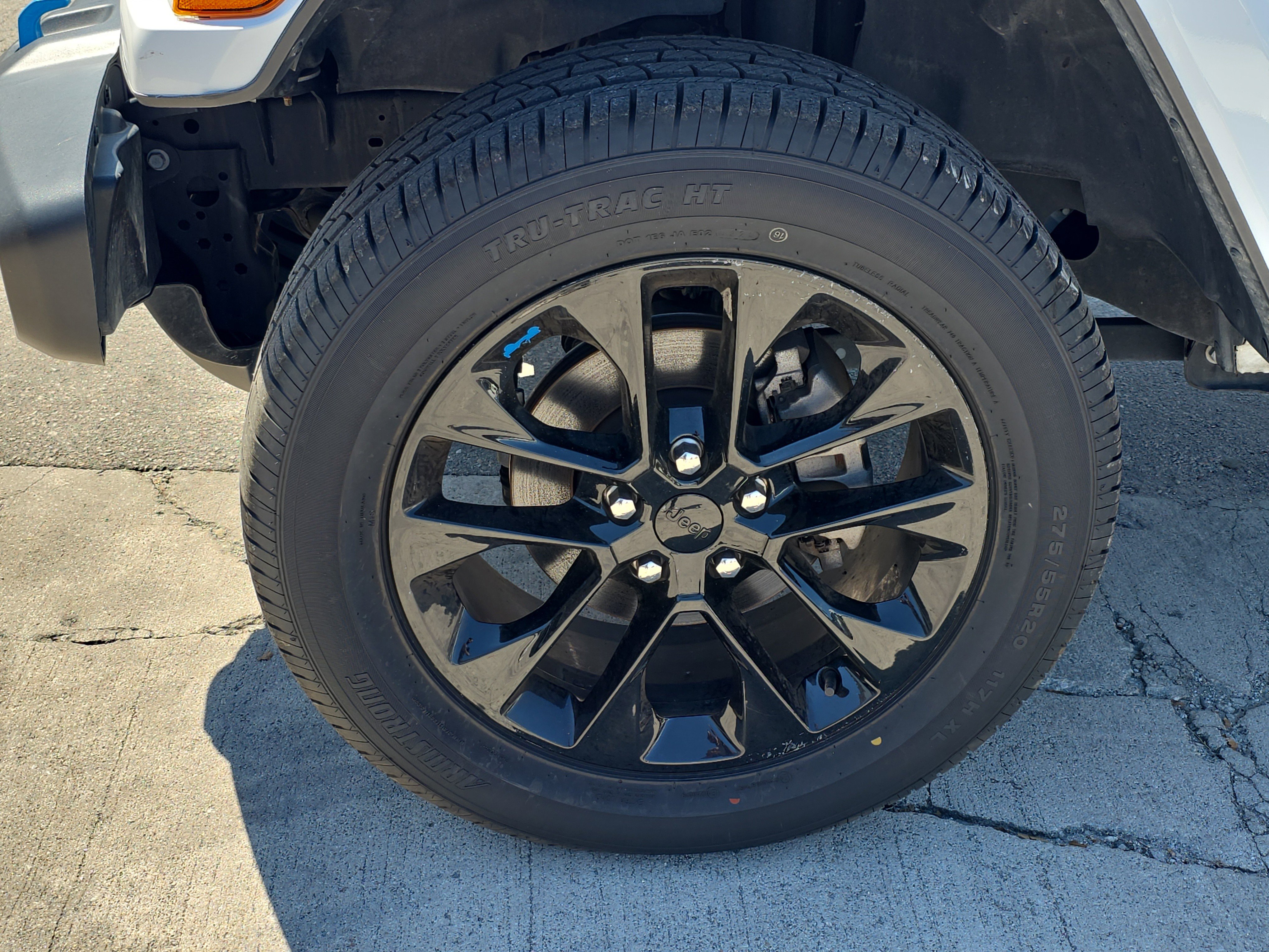 Used 2023 Jeep Wrangler Sahara image 2