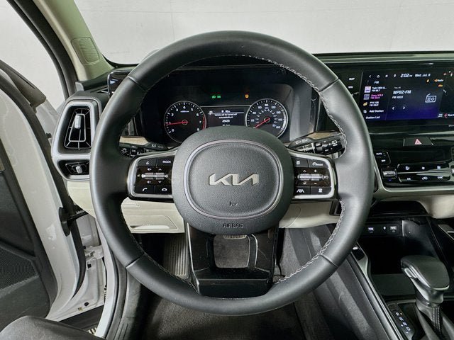 Certified 2023 Kia Sorento X-Line EX AWD/4WD image 11