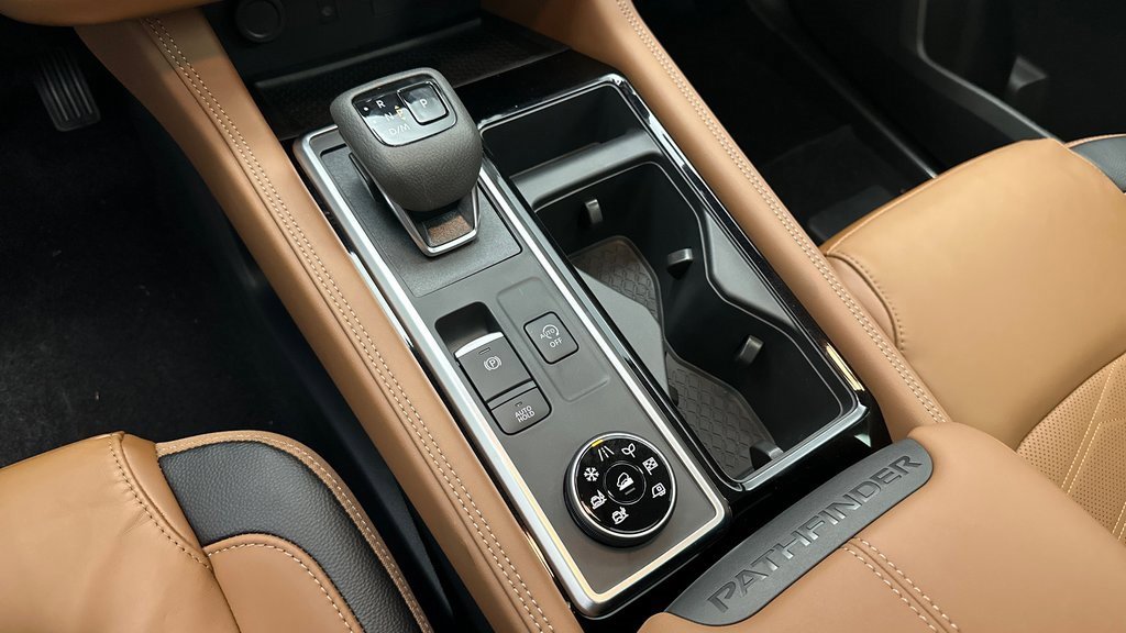 New 2025 Nissan Pathfinder Platinum w/ Cargo Package image 16