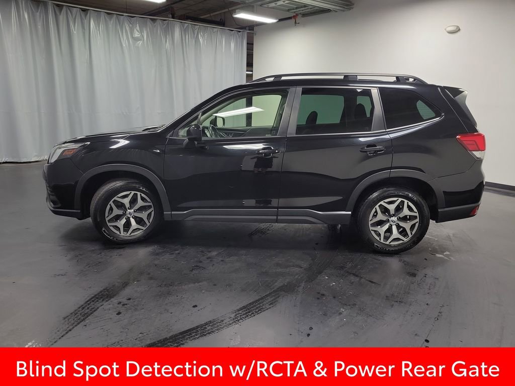 Used 2023 Subaru Forester Premium AWD/4WD image 5