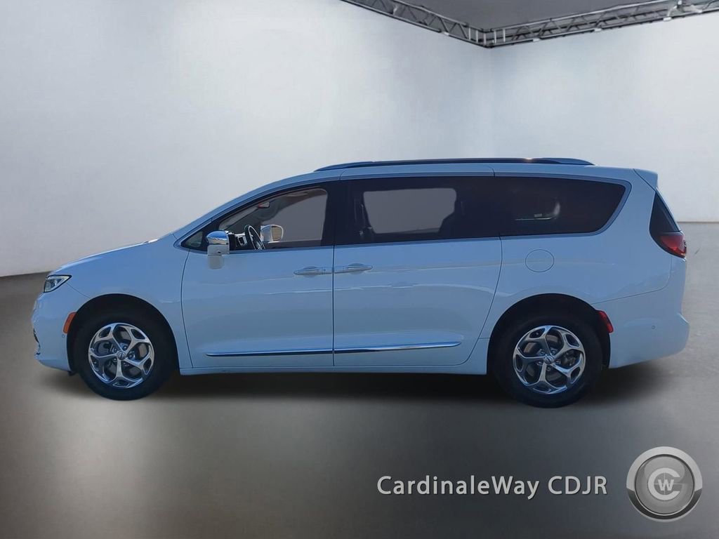 Used 2021 Chrysler Pacifica Limited w/ Premium & Safety Sphere Group image 5