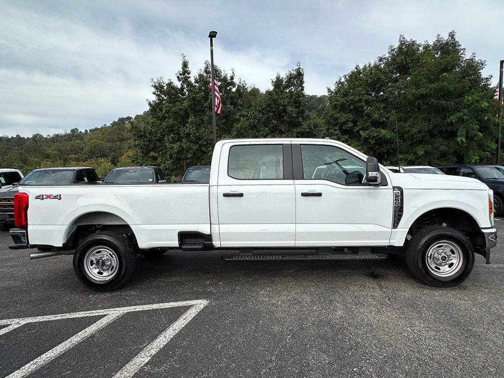 Used 2024 Ford F250 XL w/ Snow Plow/Camper Package AWD/4WD image 4