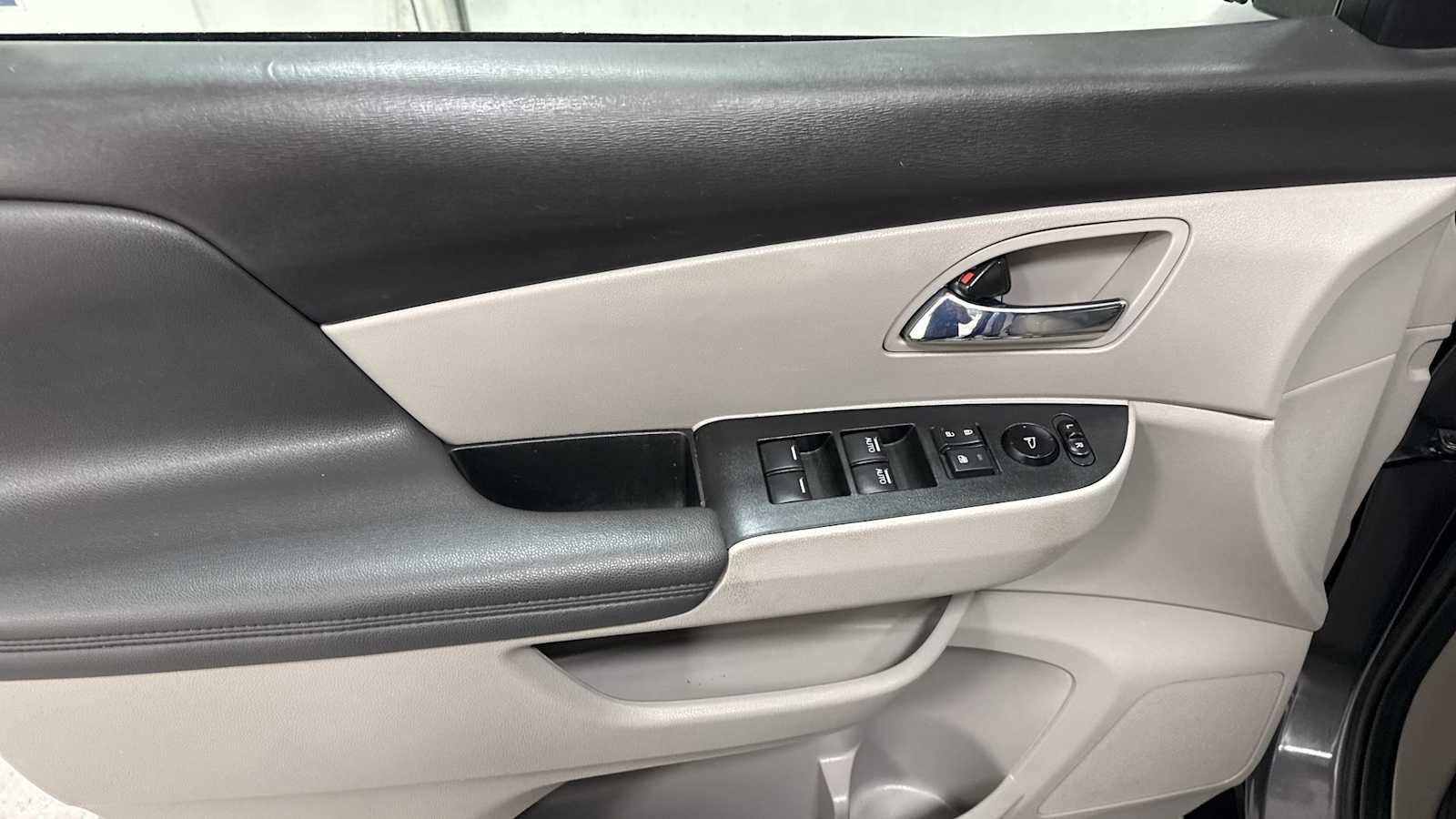 Used 2017 Honda Odyssey SE image 15