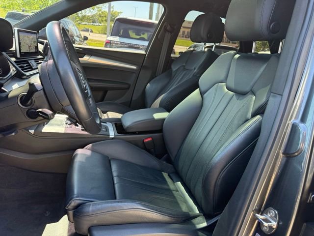 Used 2020 Audi Q5 2.0T Titanium Premium Plus AWD/4WD image 4