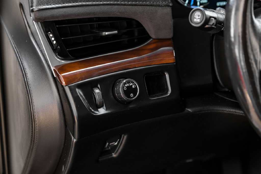 Used 2019 Cadillac Escalade ESV Premium Luxury RWD image 28