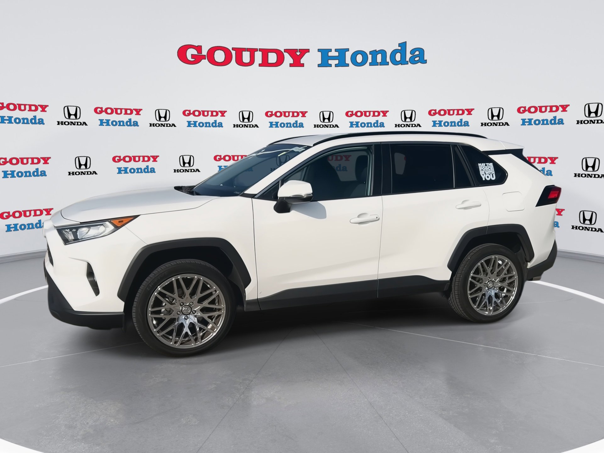 Used 2020 Toyota RAV4 XLE image 5