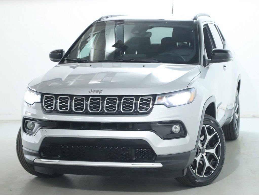 Used 2025 Jeep Compass Limited AWD/4WD image 3