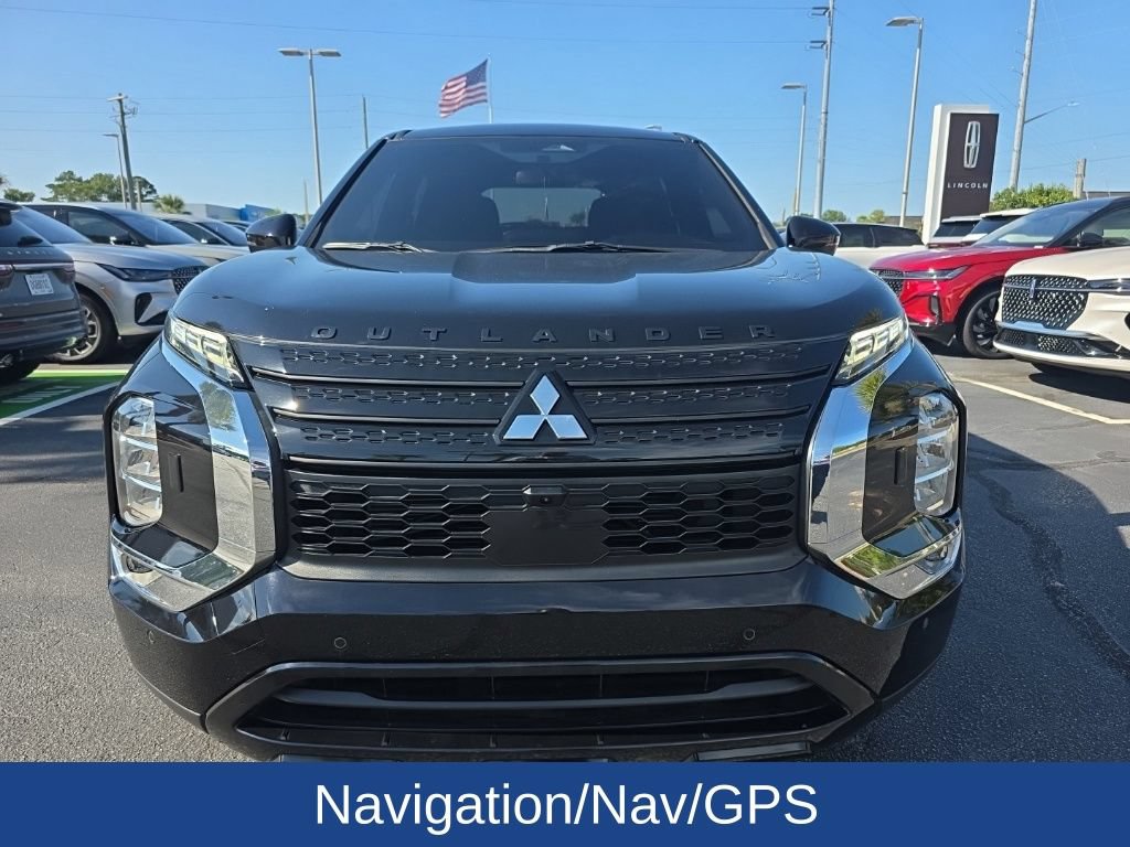 Used 2023 Mitsubishi Outlander SE Black Edition AWD/4WD image 3