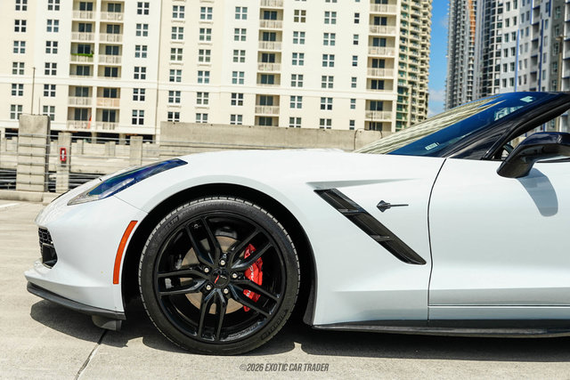 Used 2018 Chevrolet Corvette Stingray Coupe w/ 1LT RWD image 3