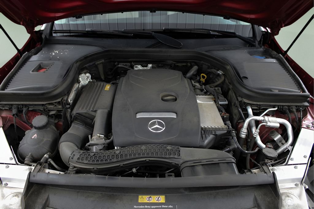 Used 2019 Mercedes-Benz GLC 300 4MATIC image 34