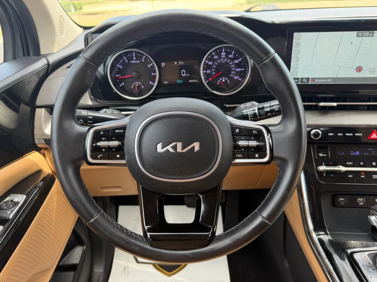 Used 2024 Kia Carnival EX FWD image 24