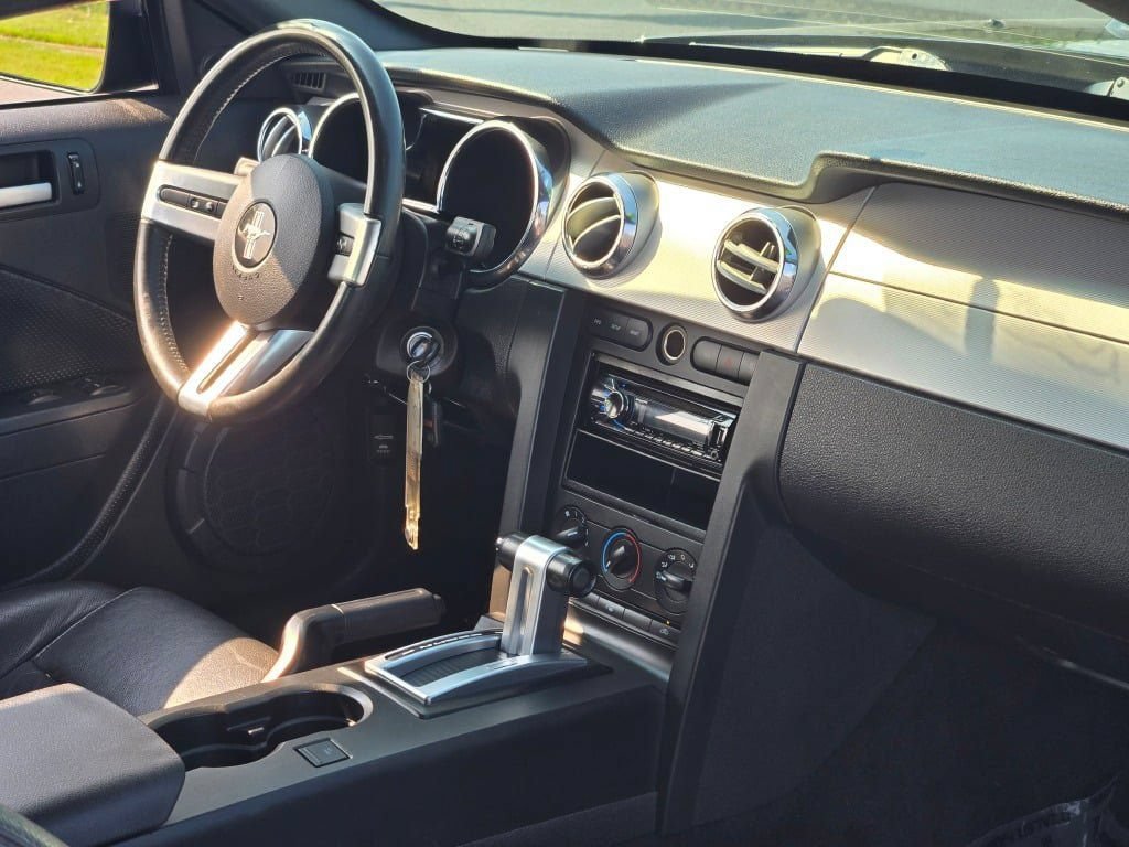 Used 2008 Ford Mustang GT Premium RWD image 9