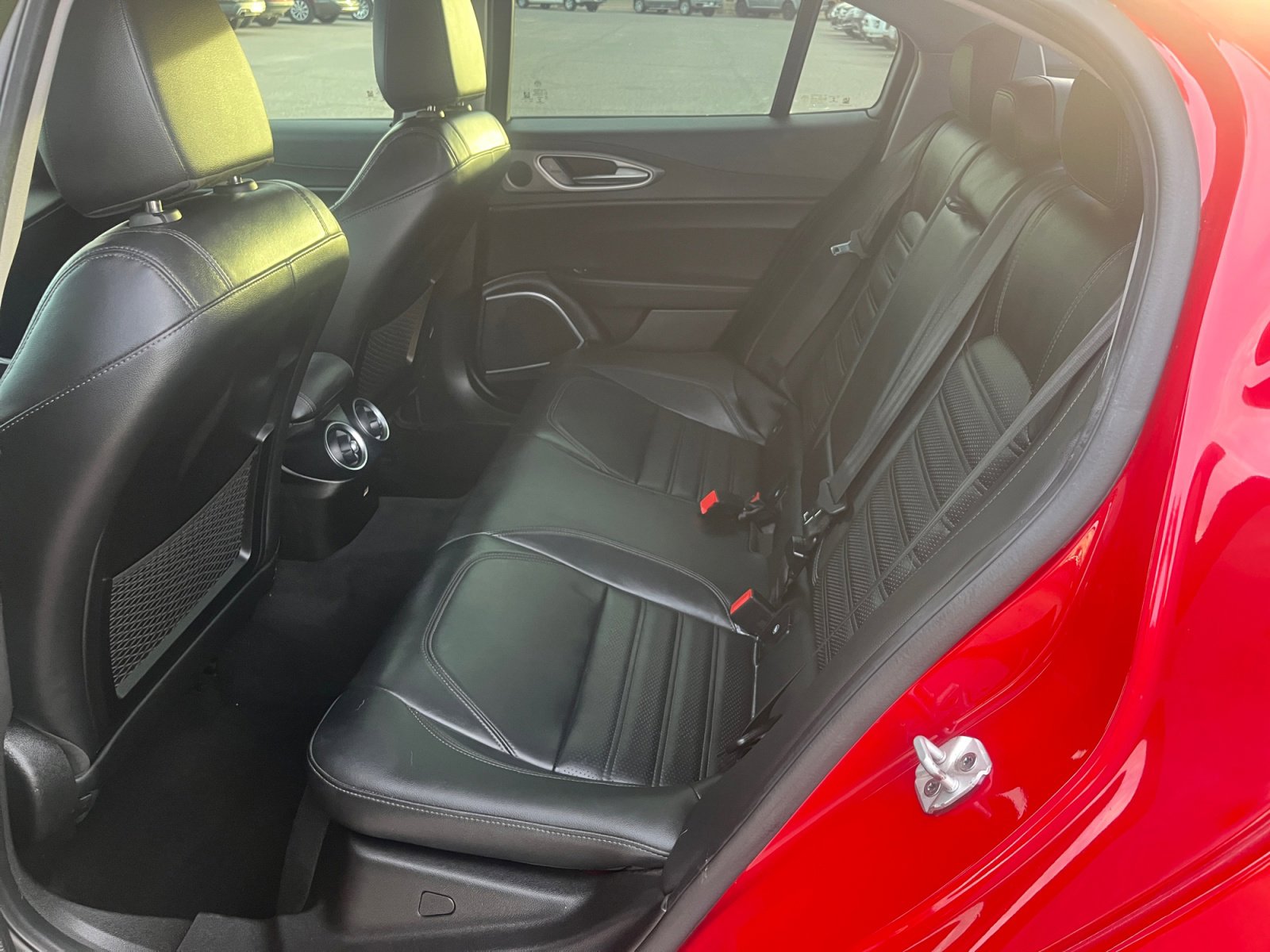 Used 2018 Alfa Romeo Giulia Base image 17