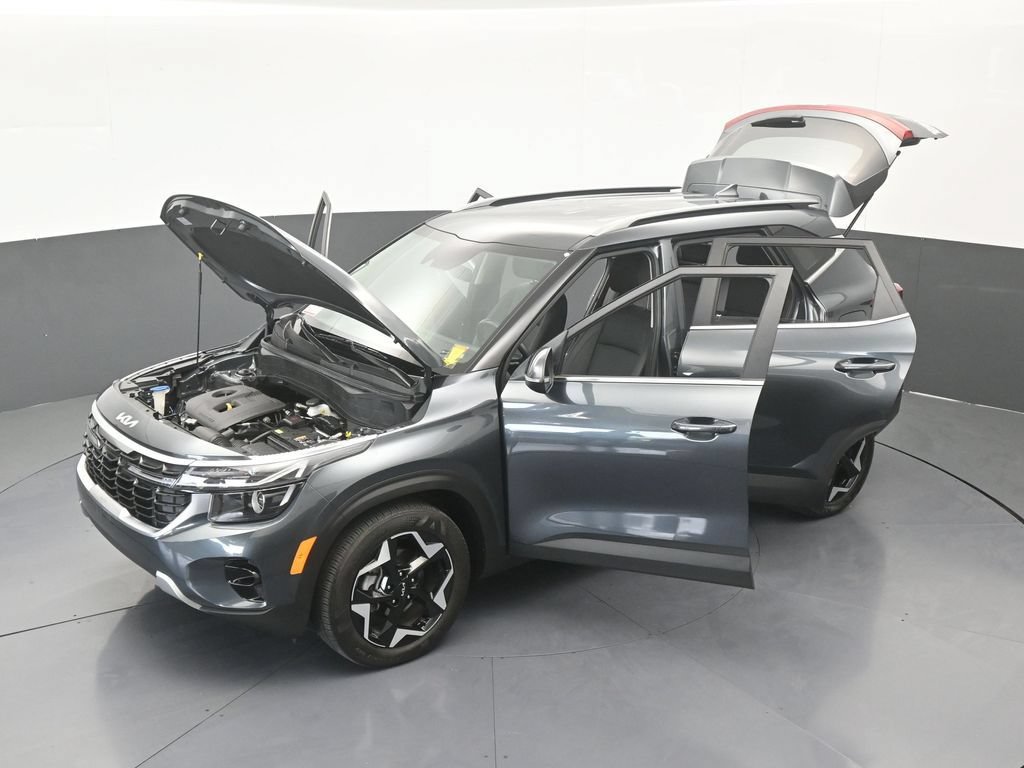 Used 2024 Kia Seltos EX FWD image 65