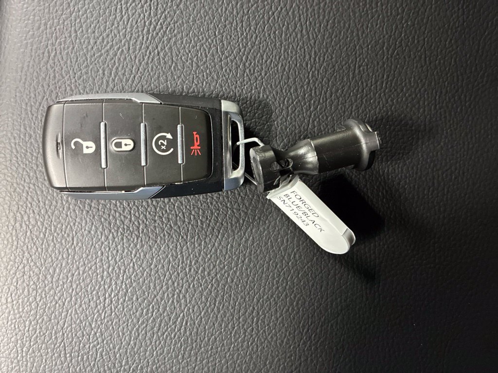 Used 2025 RAM 1500 Big Horn AWD/4WD image 17