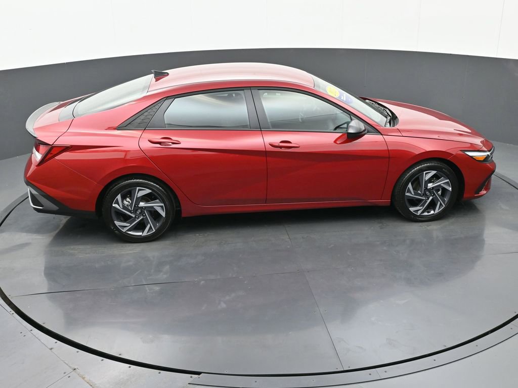 Certified 2025 Hyundai Elantra Sport image 35