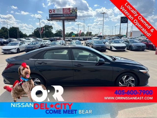 Used 2025 Hyundai Elantra Limited FWD image 6