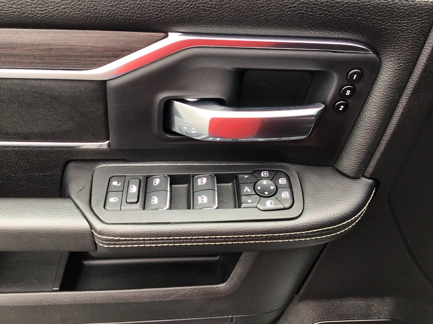 Certified 2026 RAM 2500 Laramie AWD/4WD image 9
