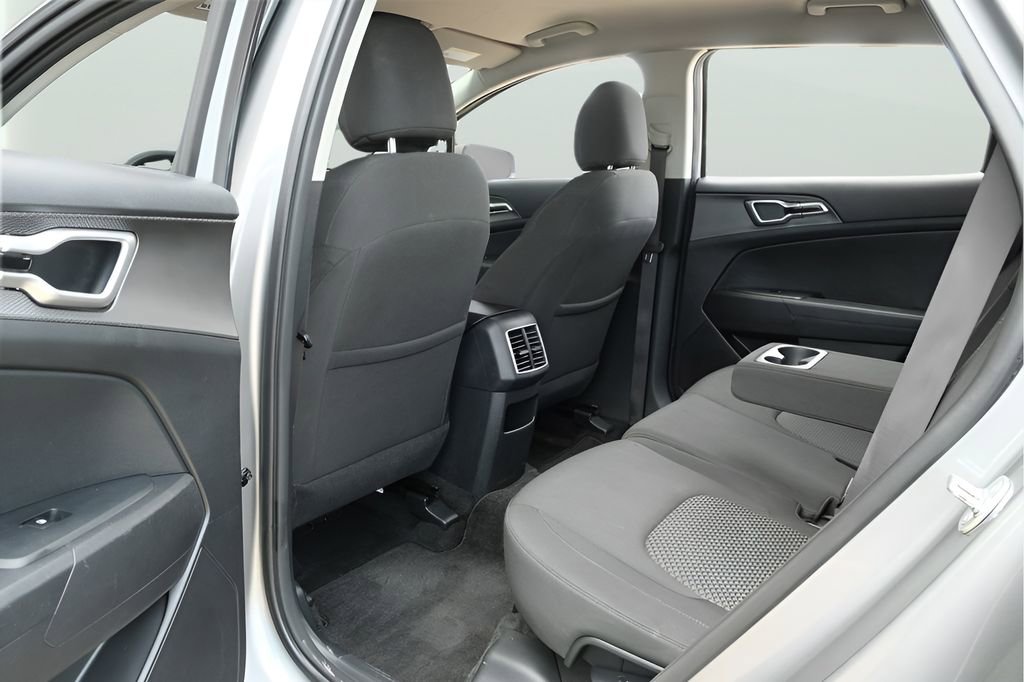 Used 2024 Kia Sportage LX FWD image 19