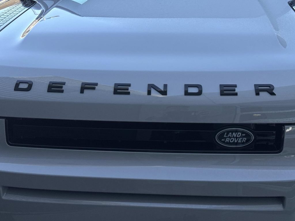 New 2026 Land Rover Defender 110 S AWD/4WD image 10